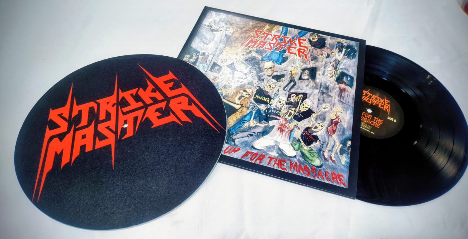 Vinyl STRIKE MASTER Up For The Massacre  Incluye Slipmat
